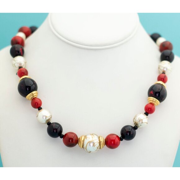 Vintage Royal Dominance Beaded Necklace by Avon - 24 inch - L21 - Picture 3 of 4